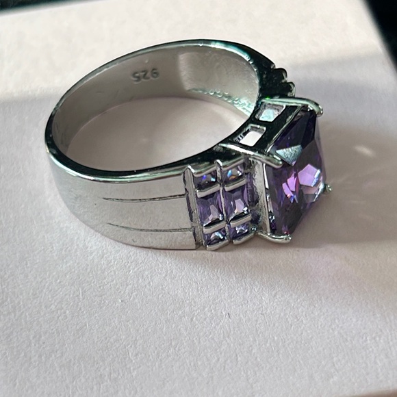 Purple Gemstone 925 Sterling Silver Ring size 8 - Picture 2 of 4